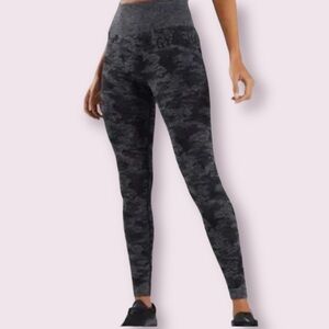 Gymshark Adapt Gray/Black Camo Seamless Leggings